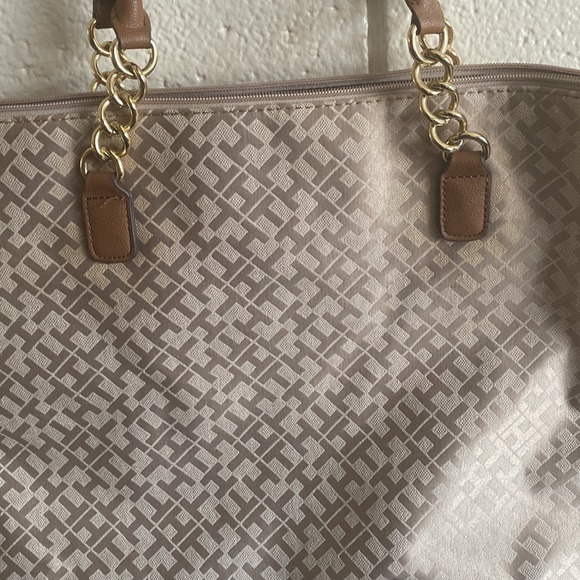 Tan Tommy Hilfiger purse - Picture 3 of 6